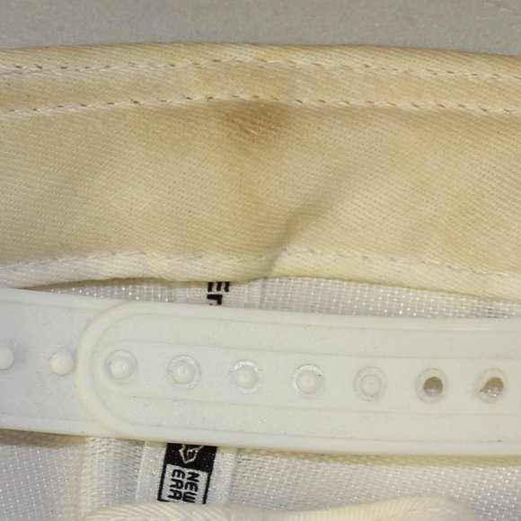 "NEW ERA" WHITE ZUMIEZ COUCH TOUR SNAPBACK CAP - Picture 4 of 4